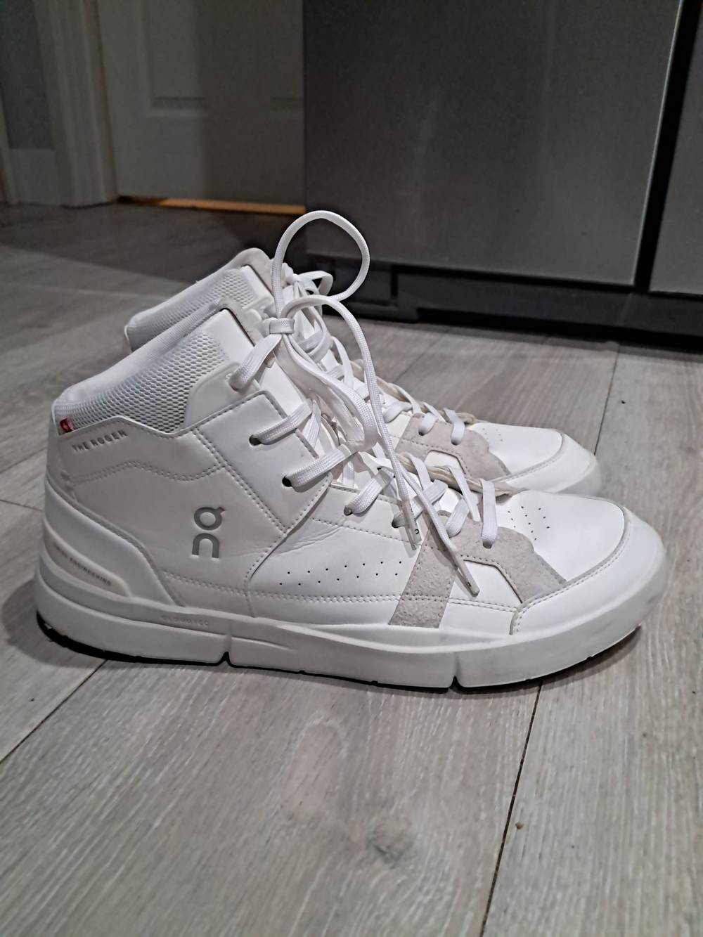 On Cloud Roger Clubhouse Mid Shoes Men's 12 White Leather Lace Up